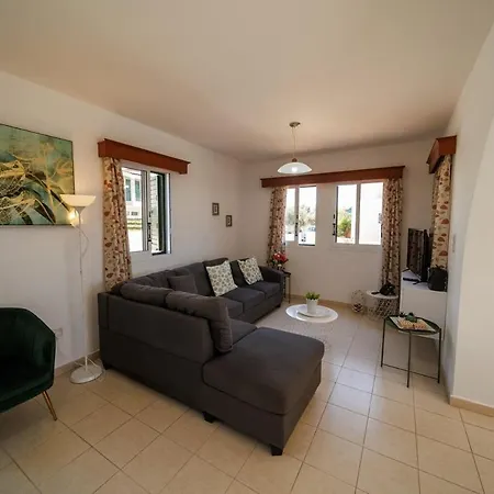 Willa Cleo Coral Bay